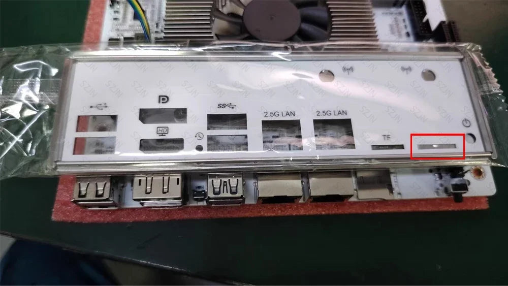 i5-8265U ES 8 SATA NAS Motherboard 2 LAN 2.5G Dual M.2 NVMe 8 SATA3.0 2*DDR4 NAS Board HDMI DP 17x17 Mini ITX board